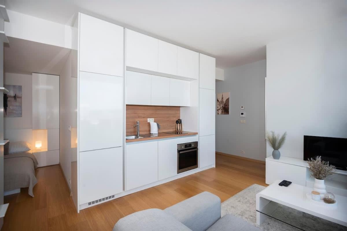Luxury 1Bdrm On The 28Th Floor Apartment Bratislava Exterior photo